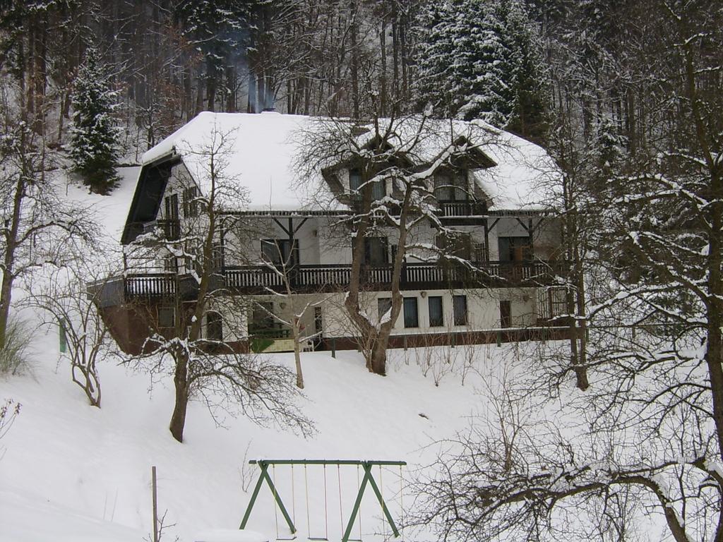 Apartments Zakrasnik Skofja Loka Exterior photo